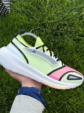 Running shoes Adidas Stella McCartney x UltraBoost Light Frozen Yellow Pink